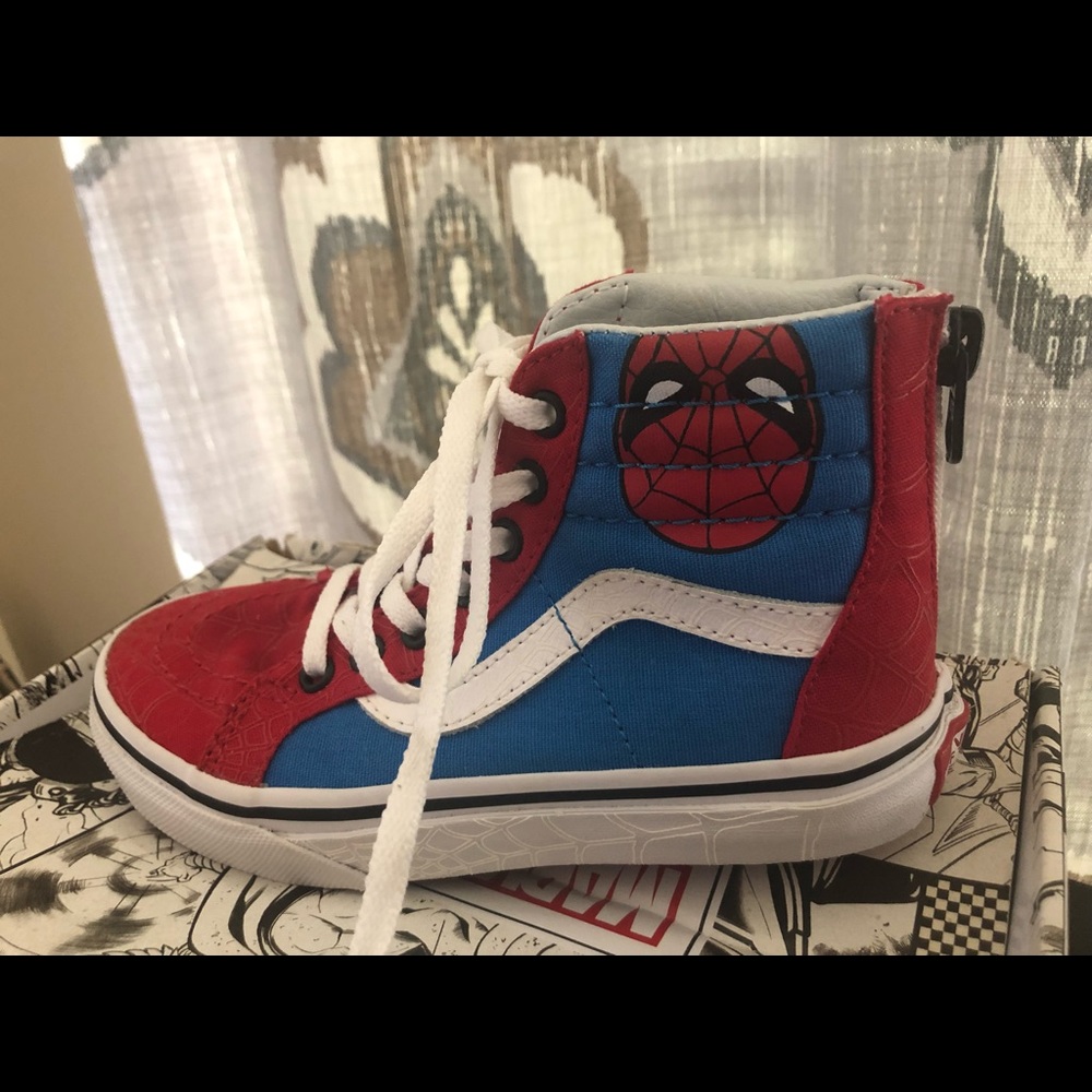 ☀️SALE☀️ Boys Marvel Spider-Man SK8-Hi Zip Vans